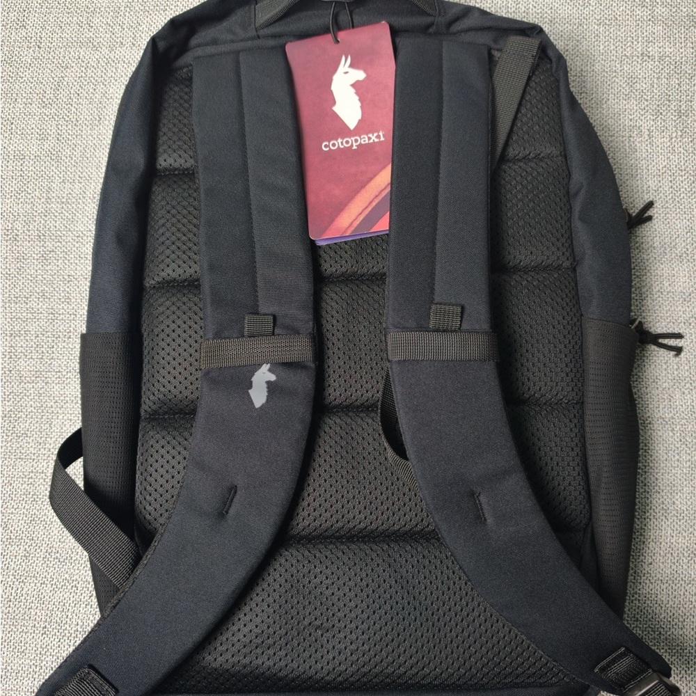 Cotopaxi Black 16L Backpack - Slim Everyday Bag - Picture 2 of 3